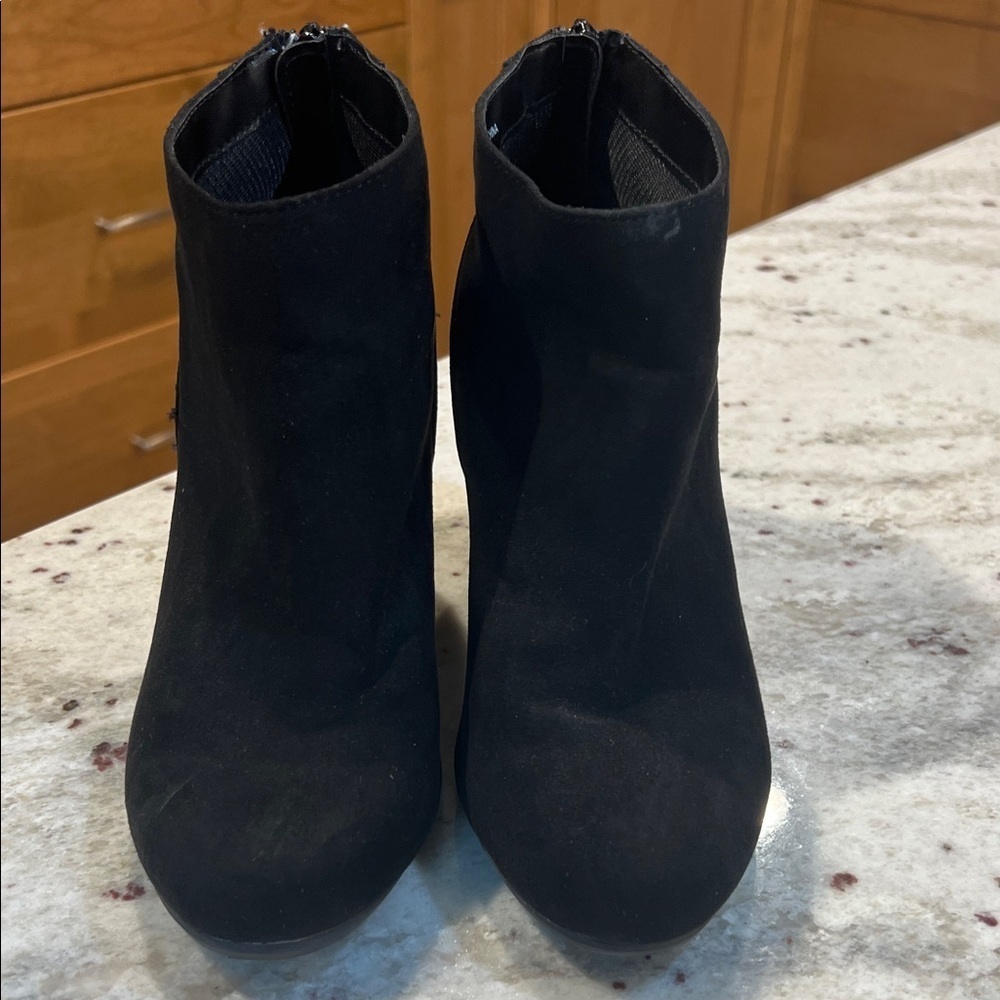 Fioni Black Suede Ankle Boots